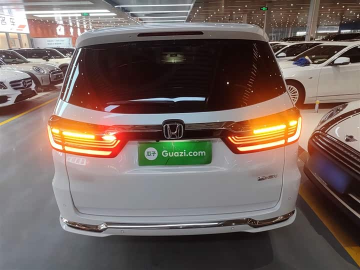 Фото 6 - Honda Elysion