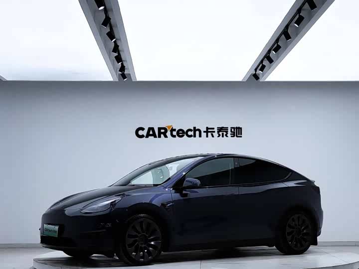 Фото 1 - Tesla Model Y