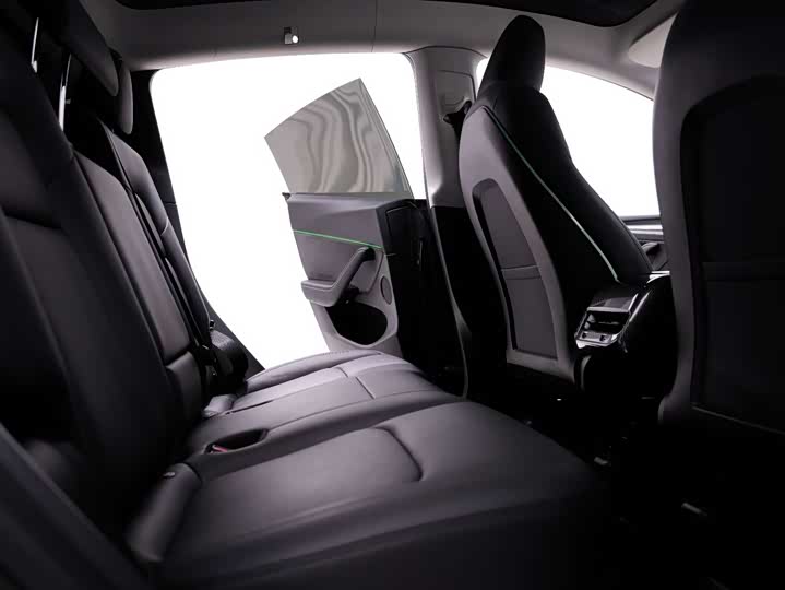 Фото 2 - Tesla Model Y