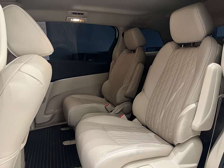 Фото 6 - Buick GL8 ES