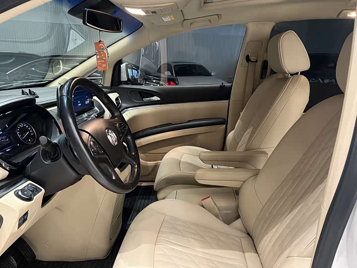 Фото 9 - Buick GL8 ES