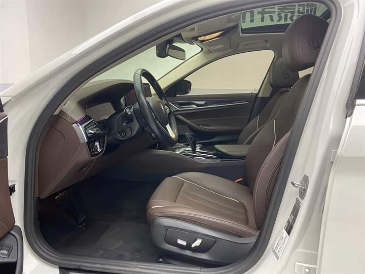 Фото 9 - BMW 5 Series