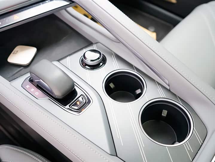 Фото 3 - Zeekr 001