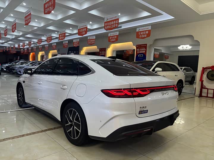 Фото 8 - BYD Qin L