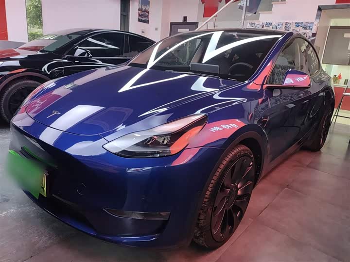 Фото 1 - Tesla Model Y