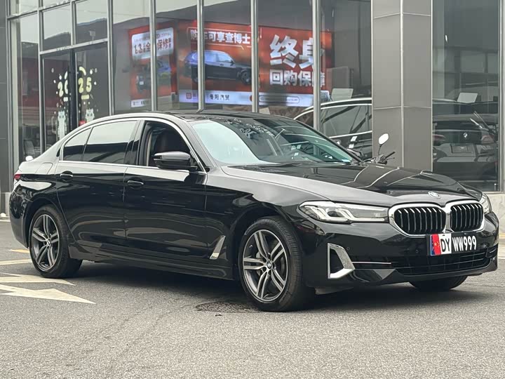 Фото 1 - BMW 5 Series