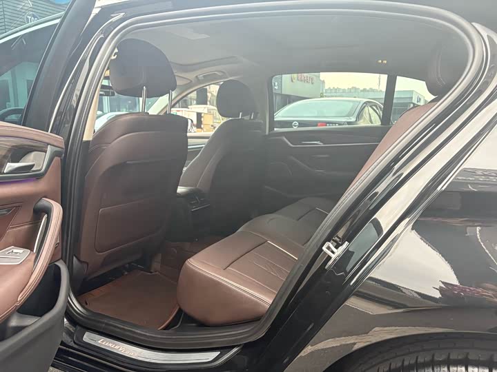 Фото 5 - BMW 5 Series