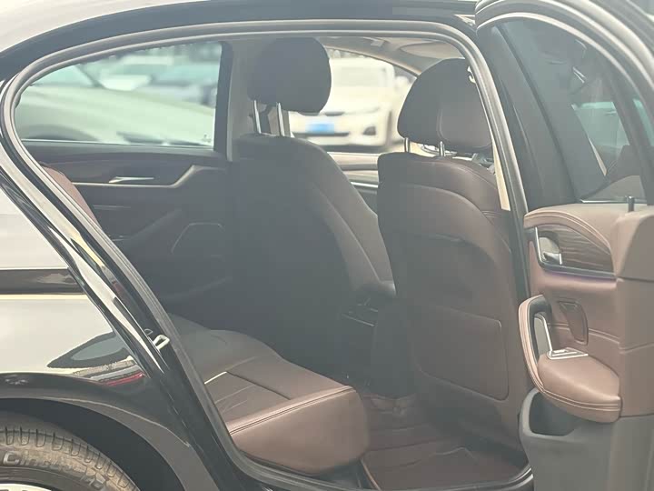 Фото 6 - BMW 5 Series