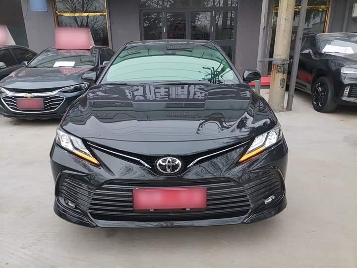 Фото 3 - Toyota Camry