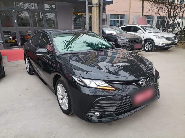 Фото 4 - Toyota Camry