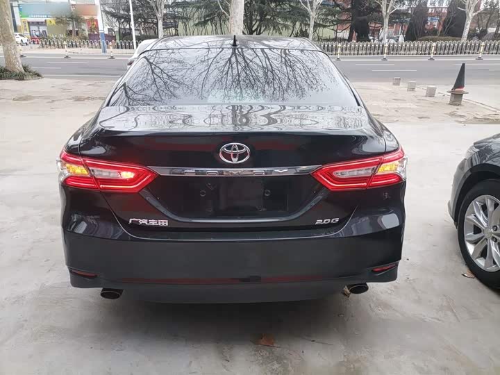 Фото 6 - Toyota Camry