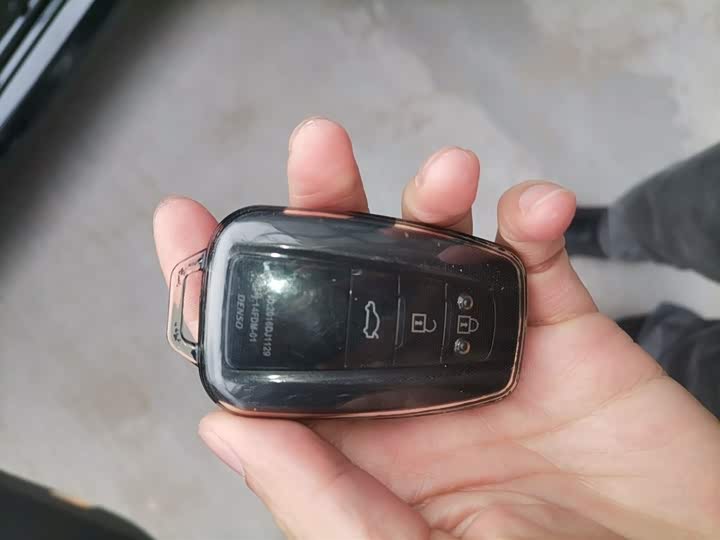 Фото 9 - Toyota Camry