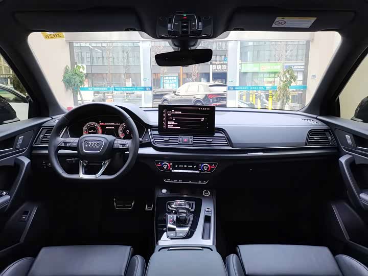 Фото 6 - Audi Q5L