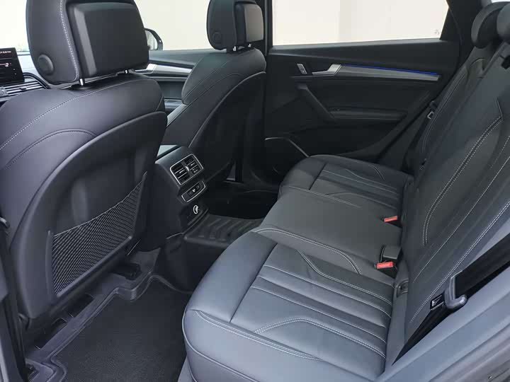 Фото 7 - Audi Q5L