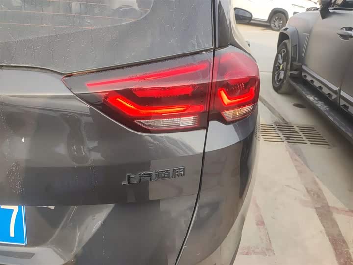 Фото 8 - Chevrolet Orlando