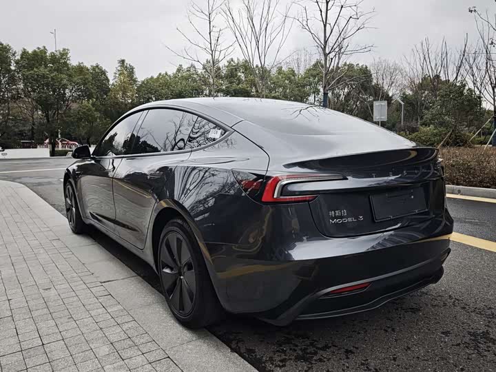 Фото 7 - Tesla Model 3