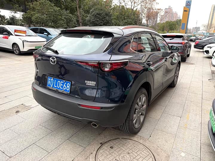 Фото 8 - Mazda CX-30