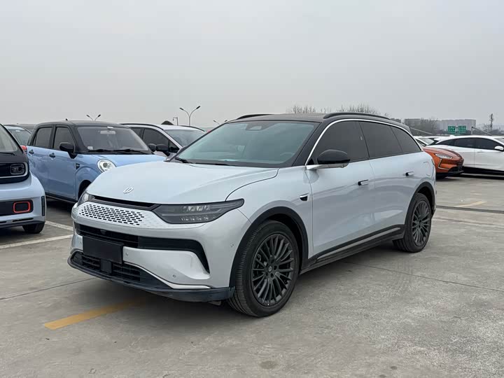 Фото 1 - Leapmotor C11