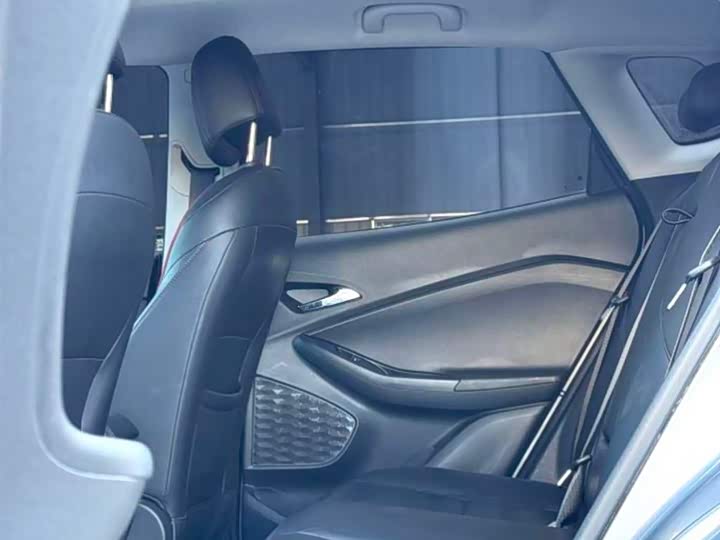 Фото 5 - Chevrolet Tracker