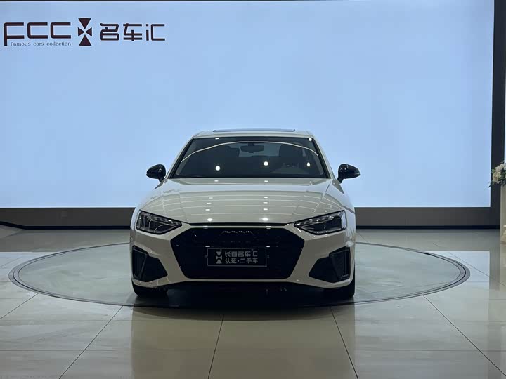 Фото 2 - Audi A4L