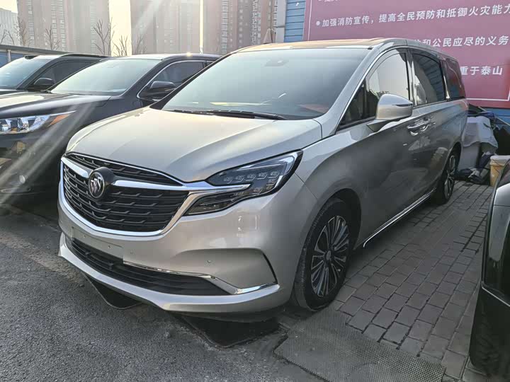 Фото 2 - Buick GL8 ES