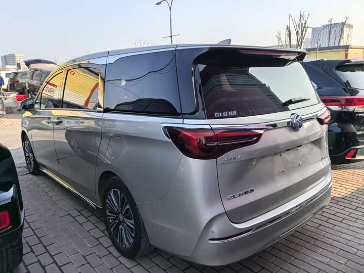 Фото 3 - Buick GL8 ES