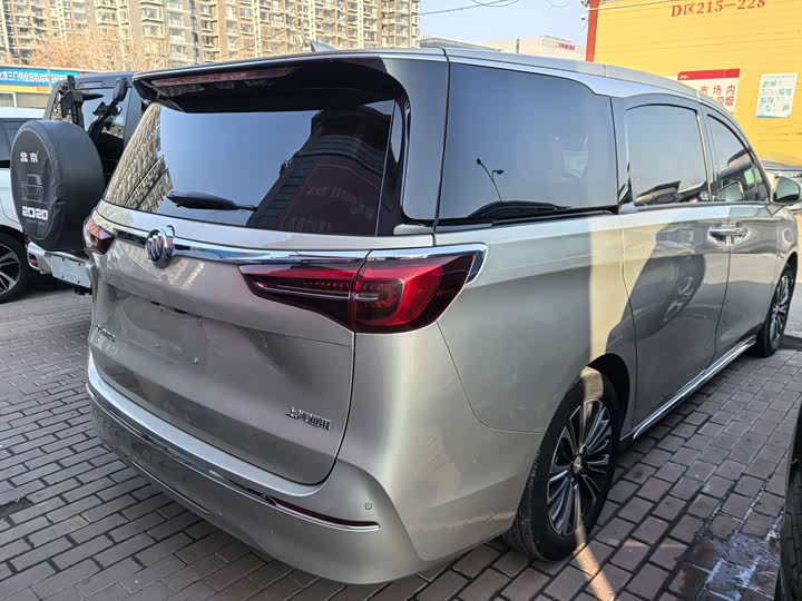 Фото 4 - Buick GL8 ES