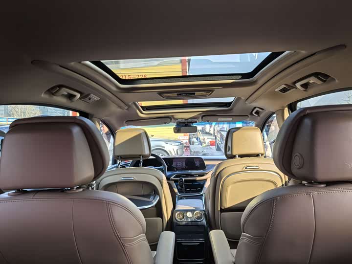 Фото 5 - Buick GL8 ES