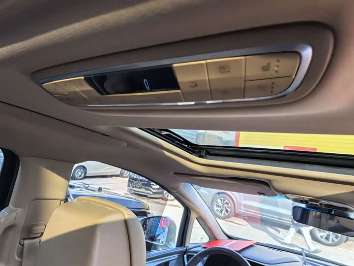 Фото 7 - Buick GL8 ES