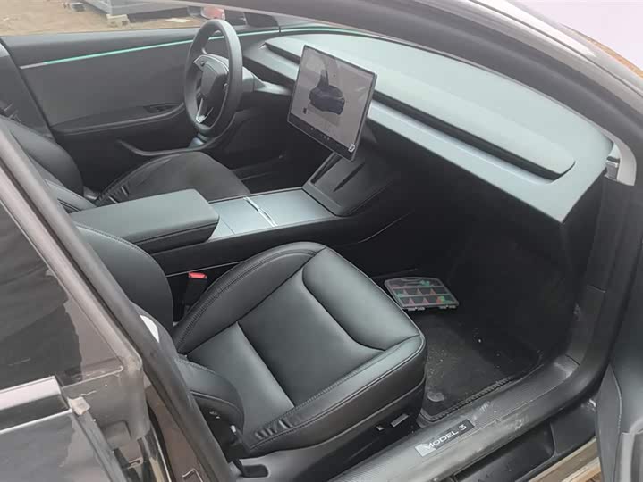 Фото 8 - Tesla Model 3