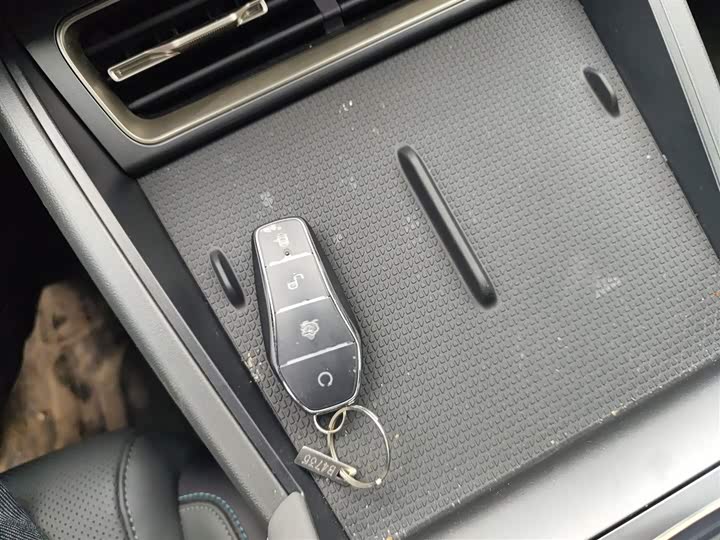 Фото 9 - BYD Qin L