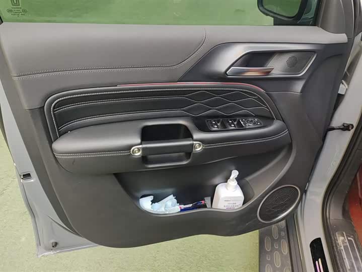 Фото 7 - Tank 300