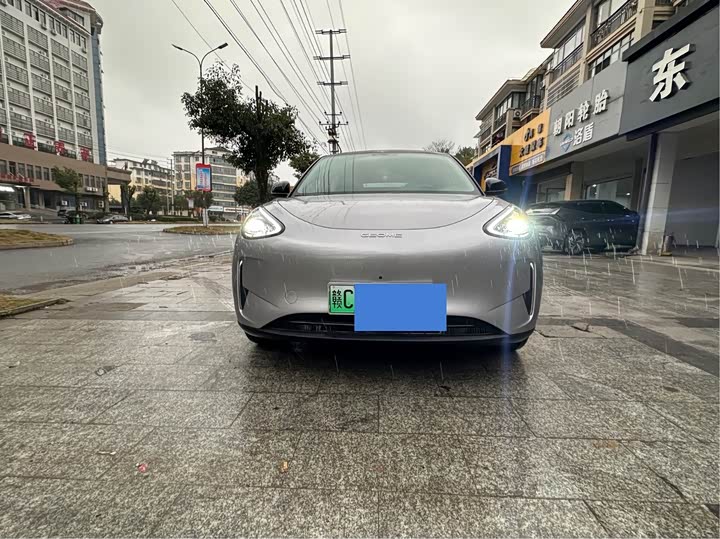 Фото 2 - Geely Galaxy Geome