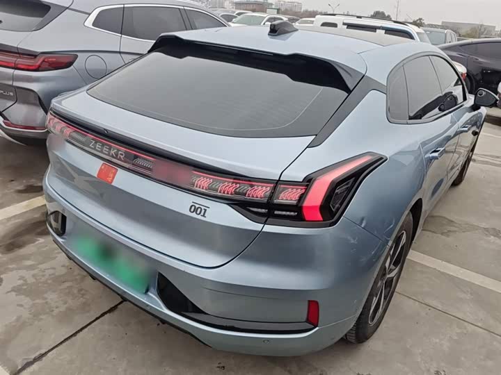 Фото 7 - Zeekr 001