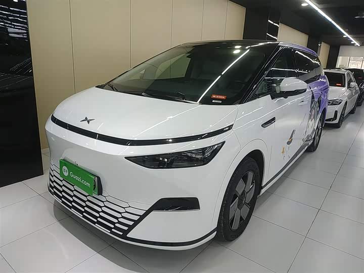 Фото 1 - XPeng X9