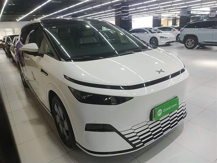 Фото 4 - XPeng X9