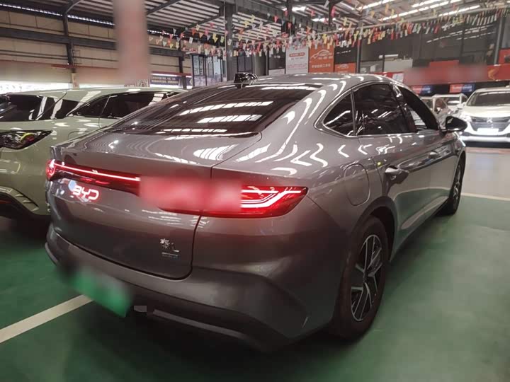 Фото 7 - BYD Qin L