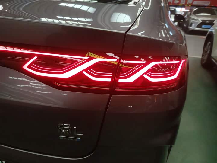 Фото 8 - BYD Qin L