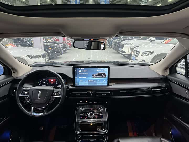 Фото 5 - Lincoln Nautilus