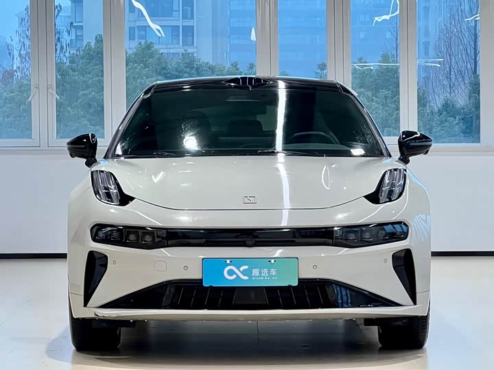 Фото 2 - Zeekr 001