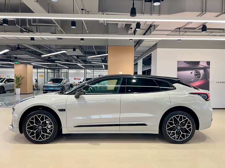 Фото 4 - Zeekr 001