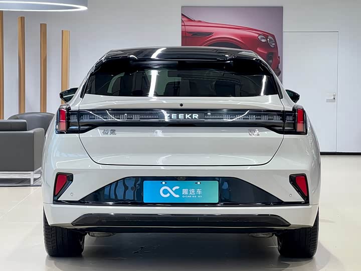 Фото 6 - Zeekr 001