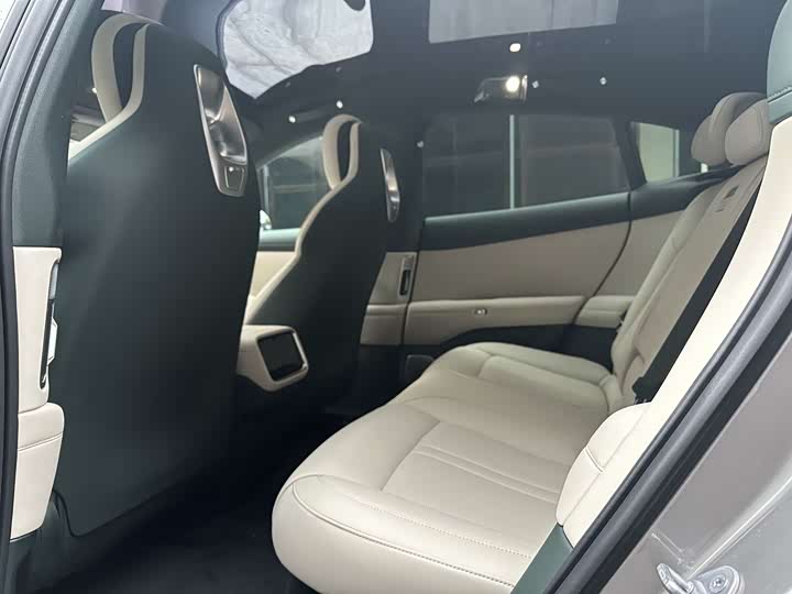 Фото 6 - Xiaomi YU7