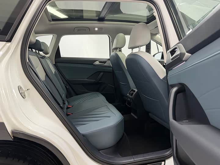 Фото 6 - Volkswagen Tharu