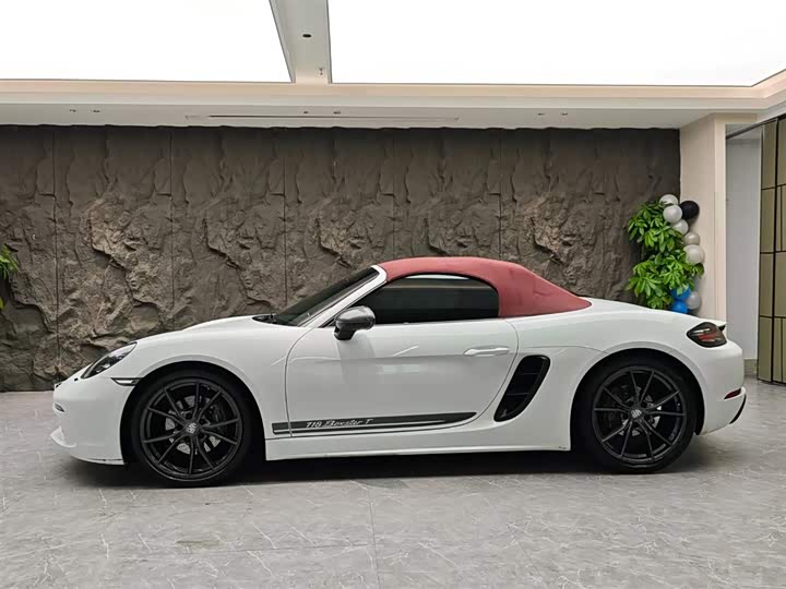 Фото 3 - Porsche 718