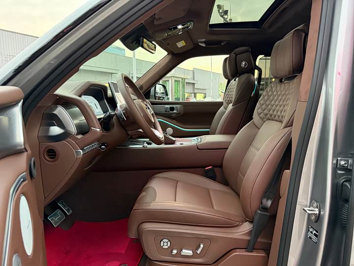 Фото 4 - Tank 700 Hybrid