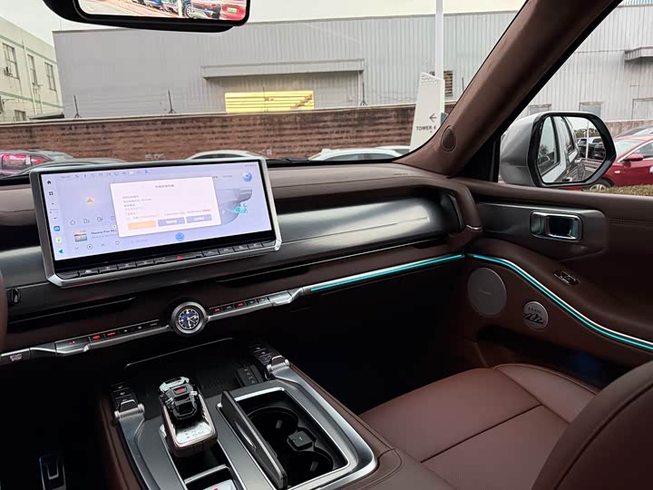 Фото 8 - Tank 700 Hybrid