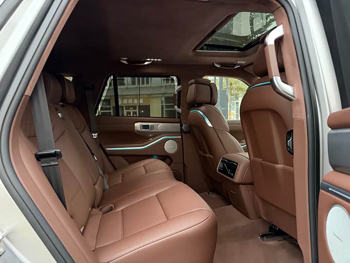 Фото 9 - Tank 700 Hybrid