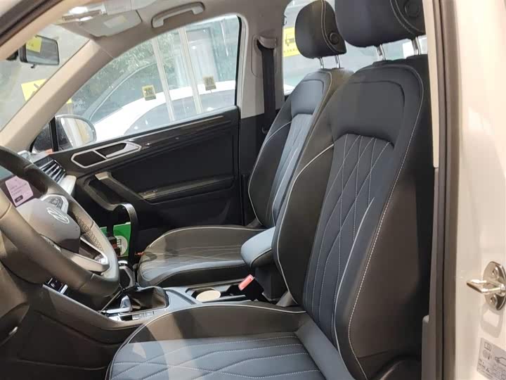 Фото 7 - Volkswagen Tiguan L Pro