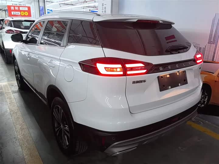 Фото 5 - Geely Atlas